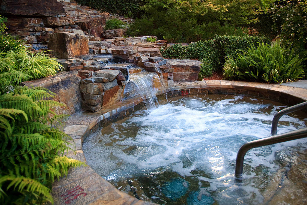 Wine & Roses Resort and Spa